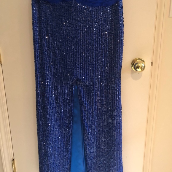 Sequined Cut Out design Prom Gown - Picture 3 of 6